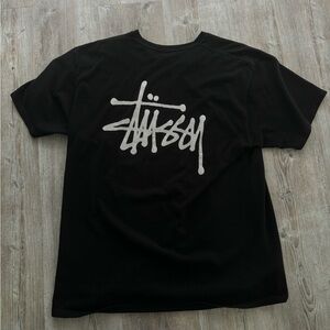 black basic stussy tee🎱